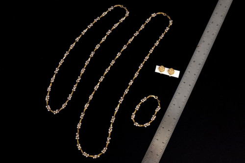 Vintage Richelieu Necklaces, Bracelet and Earrings Set Gold Tone Pearl Signed - Bild 9 von 9