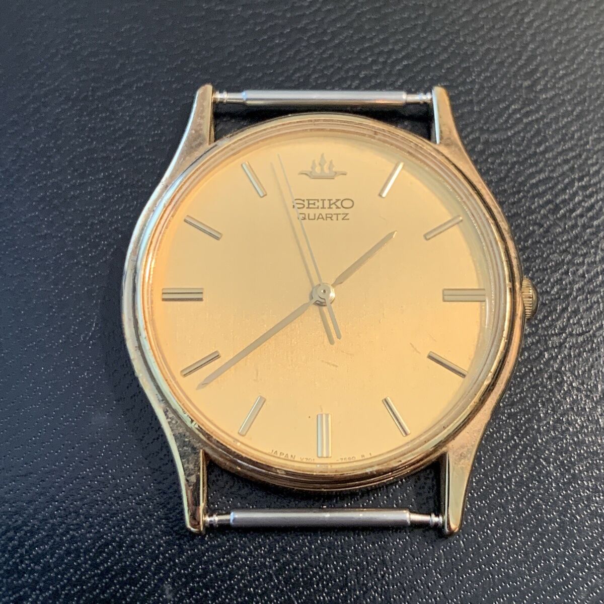 Seiko Men's Wristwatch V701-7020 Gold Tone: New Battery: No Seiko Men's Wristwatch V701-7020 Gold Tone: New Battery: No