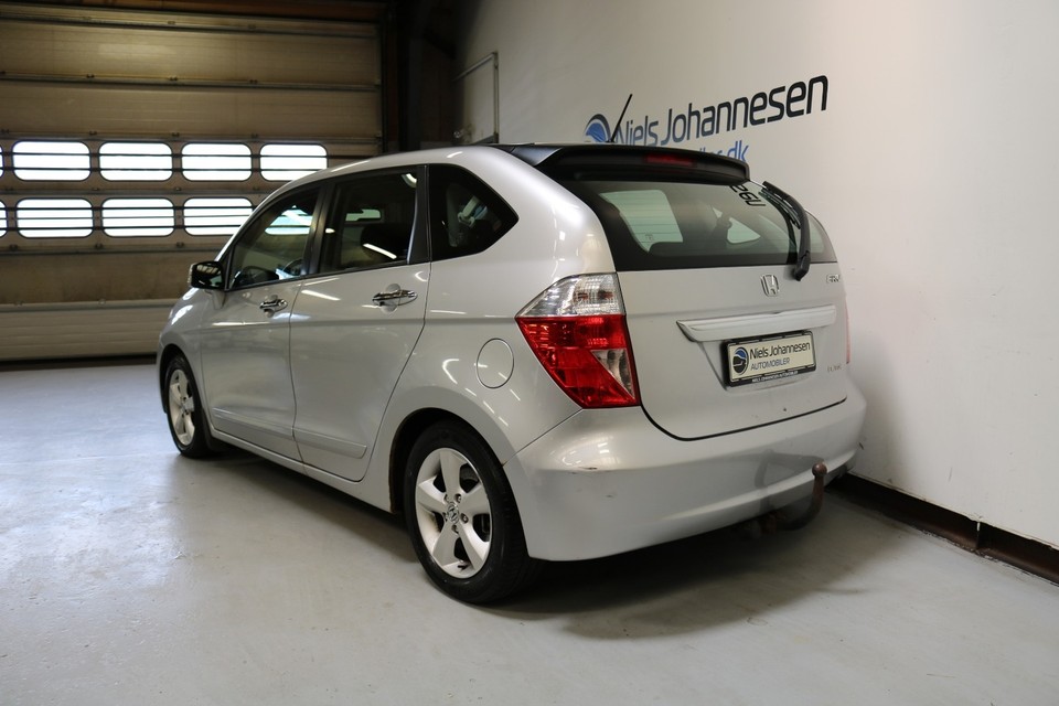 Honda fr v i
