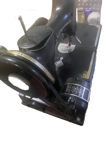 Máquina de coser SINGER 221 peso pluma - Imagen 3 de 12