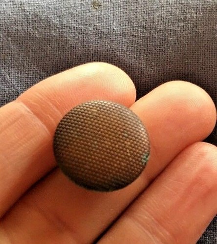 Vintage Set of 4 Victorian Metal Shank Buttons w/Etched "Fabric Pattern" 3/4" - Picture 6 of 6