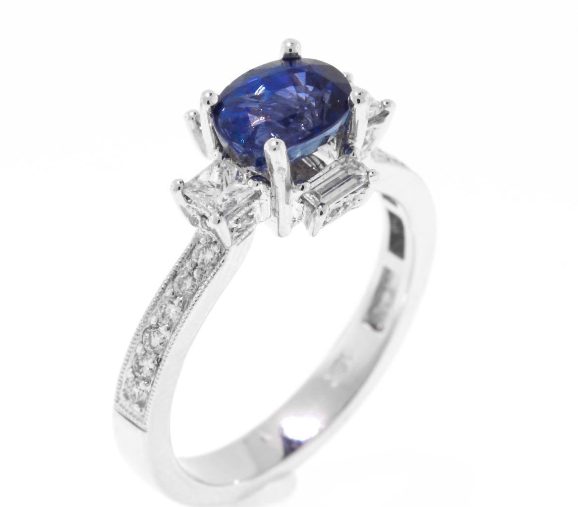 Natural bluee Sapphire Diamond Ring 2.48ct 18k White gold Natural bluee Sapphire Diamond Ring 2.48ct 18k White gold