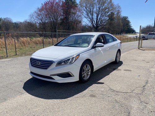 2016 Hyundai Sonata - Picture 6 of 12