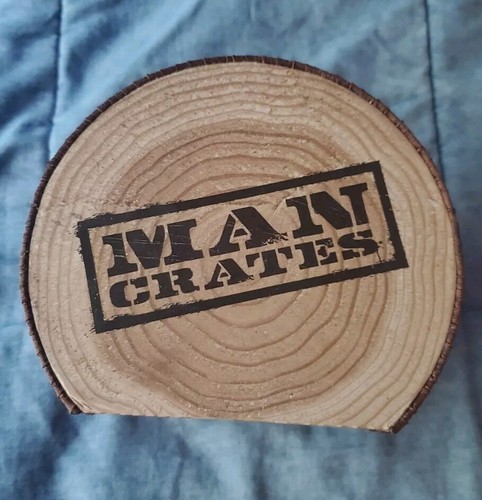 MAN CRATES Empty Log-Themed Beef Jerky Tin - 第 1/5 張圖片