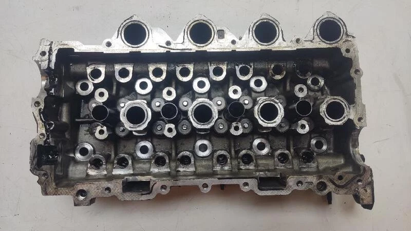 0200EH cylinder head r. 2076869 FOR CITROEN C4 PICASSO EXCLUSIVE 2007 - Image 3 of 4