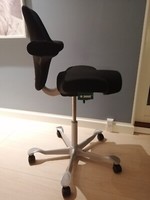 Kontorstol, Håg, Håg Capisco 8106 i sort med sølv Kontorstol, Håg, Håg Capisco 8106 i sort med sølv