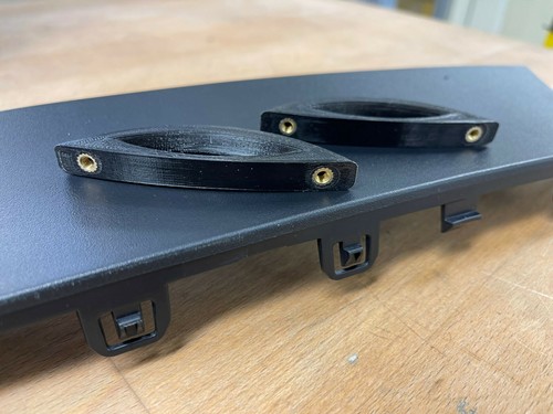 Facile bloccaggio e sblocco per gancio di traino Tesla Model Y - Foto 2 di 5