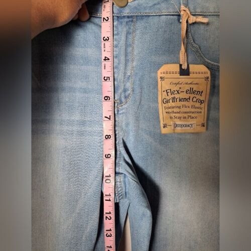 Democracy embroidered hem jeans light wash girlfriend crop fray hi rise sz 14 - Picture 3 of 8