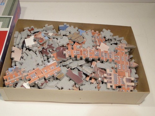 Puzz-3D Chateau Frontenac Quebec Complete in box - Picture 3 of 3