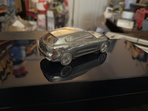 2017 - 2023 Maserati Levante Box W Aluminum Paperweight OEM - Foto 9 di 12