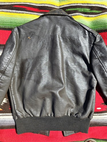 Chaqueta motera vintage años 70 “The Fonz” de cuero marrón hecha por Cooper talla 36  - Imagen 10 de 14