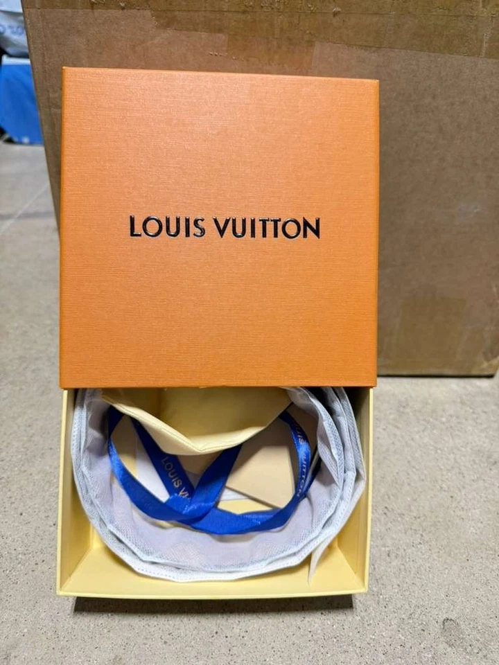 Cinturón Damier de grafito para hombre Louis Vuitton con hebilla LV negra - estilo auténtico Foto 2 de 3