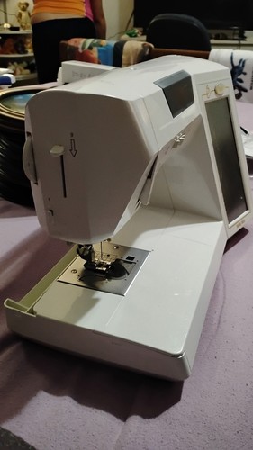 Baby Lock Ellageo ESG2 Computer Sewing Machine with Instruction Guide! - Picture 5 of 8