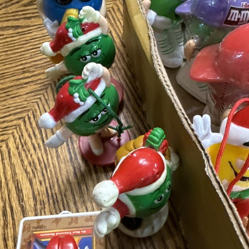 Lotto dispenser caramelle M&M figurine caramelle M&M - Foto 3 di 16