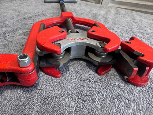 (LotA2) Ridgid 73162 Model 424 Heavy Duty Hinged Pipe Cutter - 2"-4" Capacity - Picture 11 of 19