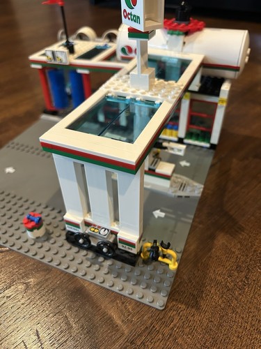 Camión de octano y gasolinera Lego City incompleto - Imagen 7 de 15