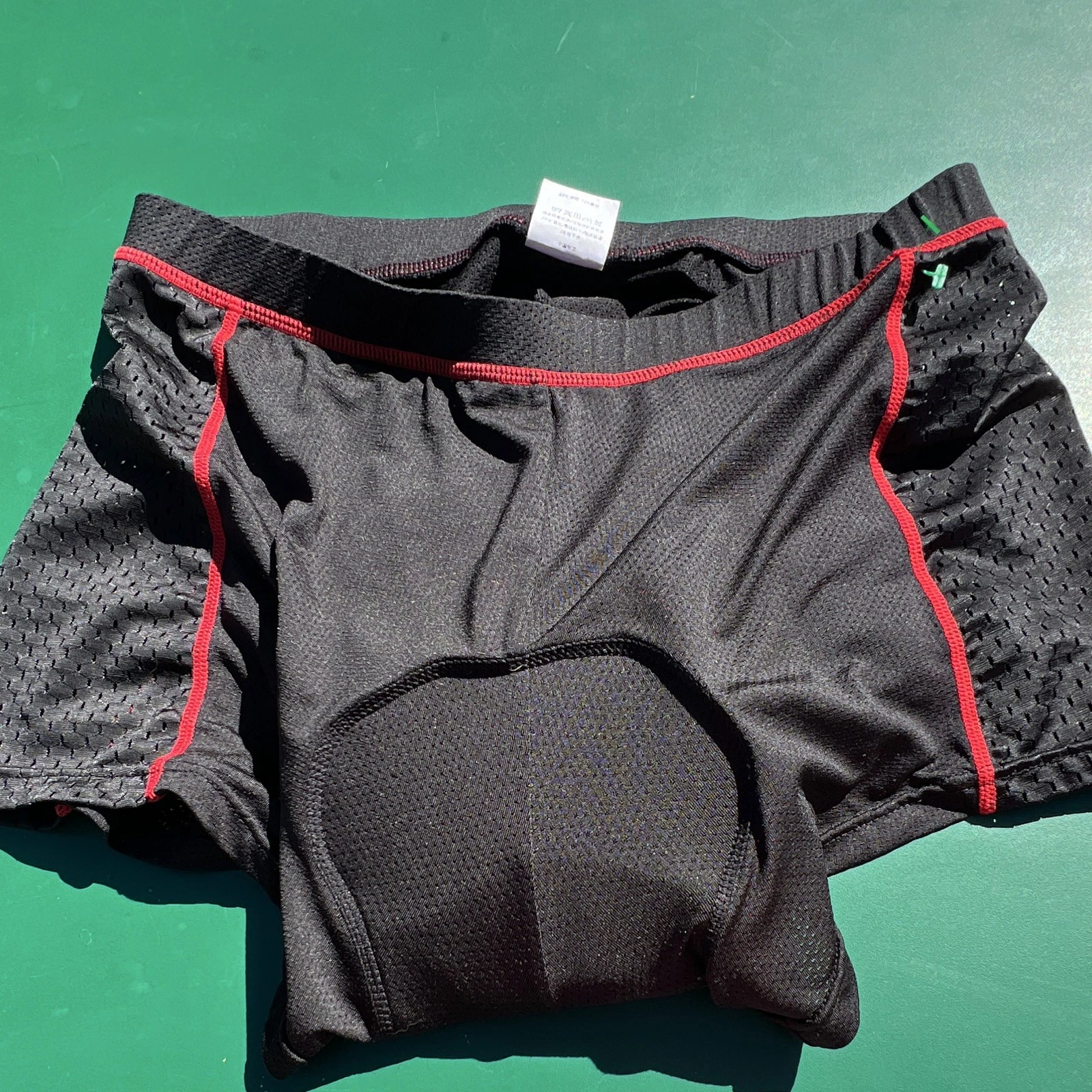 WINNERAIN Gel Padded Cycling Liner Shorts XXL Black/Red Mesh Stretch