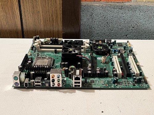 NVIDIA nFORCE 680i LT SLI INTEL C2Q Q9400 4GB CORSAIR RAM GEFORCE 7200GS - Picture 21 of 24