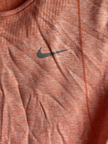 Nike Dri-Fit Women’s Running Shirt Long Sleeve Peach Size Small Athletic Top - Picture 10 of 10