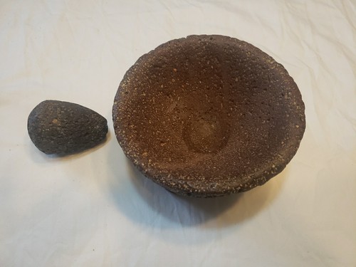 Mortero y mortero Molcajete vintage de piedra de lava volcánica hecha a mano mexicana de 6” - Imagen 2 de 6