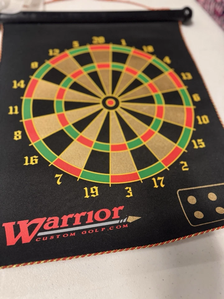 NOVO Warrior Custom Golf 2 em 1 tabuleiro de dardos magnético e jogo de golfe pendurado na parede - Imagem 4 de 4