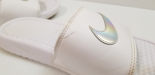 Sandalias Nike Benassi JDI DA 2544-100 blancas iridiscentes para mujer talla 9 sin cordones - Imagen 10 de 14