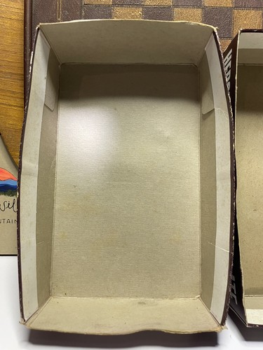 VINTAGE HERSHEY'S MILK CHOCOLATE CANDY BAR BOX 36 1.45oz Bars EMPTY - Picture 10 of 20