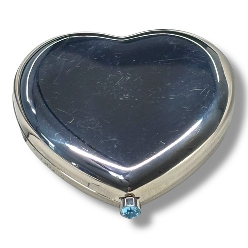 2003 Estée Lauder Heart-Shaped Compact Jeweled Blue Clasp Silver Tone Empty Case - Picture 8 of 8
