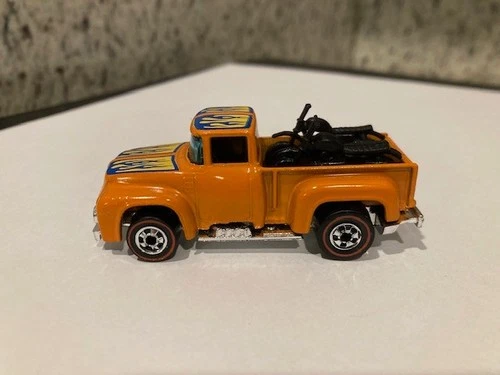 HOT WHEELS REDLINE 1973 HI TAIL HAULER  PICKUP TRUCK WITH MOTORCYCLES