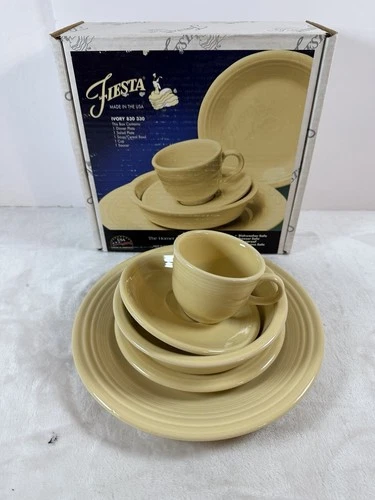 Fiesta IVORY 5 pc Piece Place Setting Retired FIesta Color Dish Set USA Made