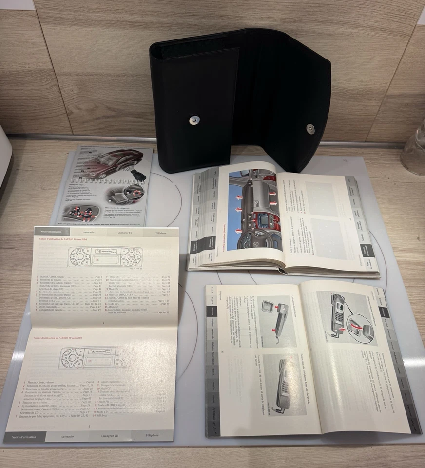 Pochette Cuir Mercedes-benz Class c Avec 4 Notices - Photo 2/4