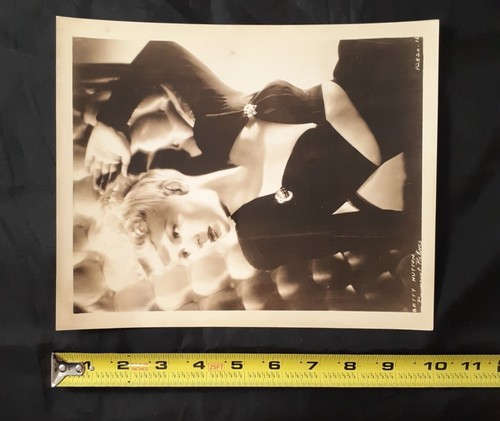 Vintage 1943 Betty Hutton Autographed 8 x 10 b&w Studio Photo Copy.@131 - Bild 7 von 7