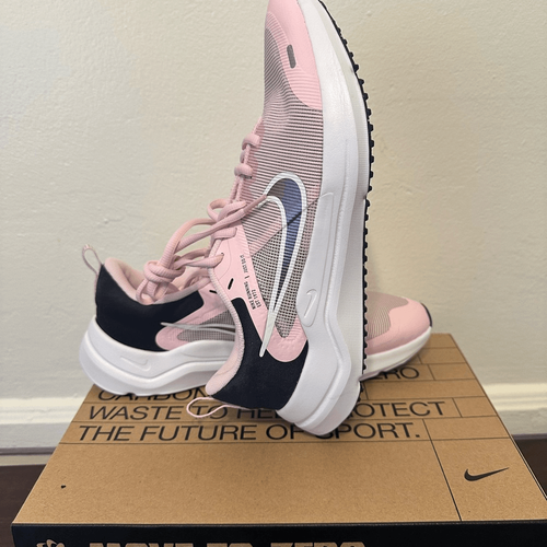 Nike girls Downshifter lightweight comfy Sneaker size 7 - Picture 12 of 16
