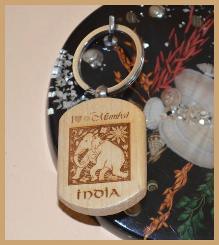 Juego de dos (2) llavero de elefante grabado en madera de teca recuerdo de la India - Imagen 3 de 6
