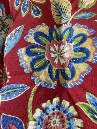 Seat Cushion Red Floral Indoor/Outdoor 17” W x 18” D x 3” Thick - Picture 1 of 4