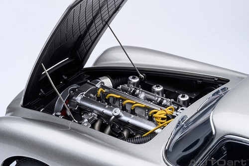 AUTOART 1964 Aston Martin DB5 (Birch Silver) 1:18 Scale Brand New - Picture 10 of 20