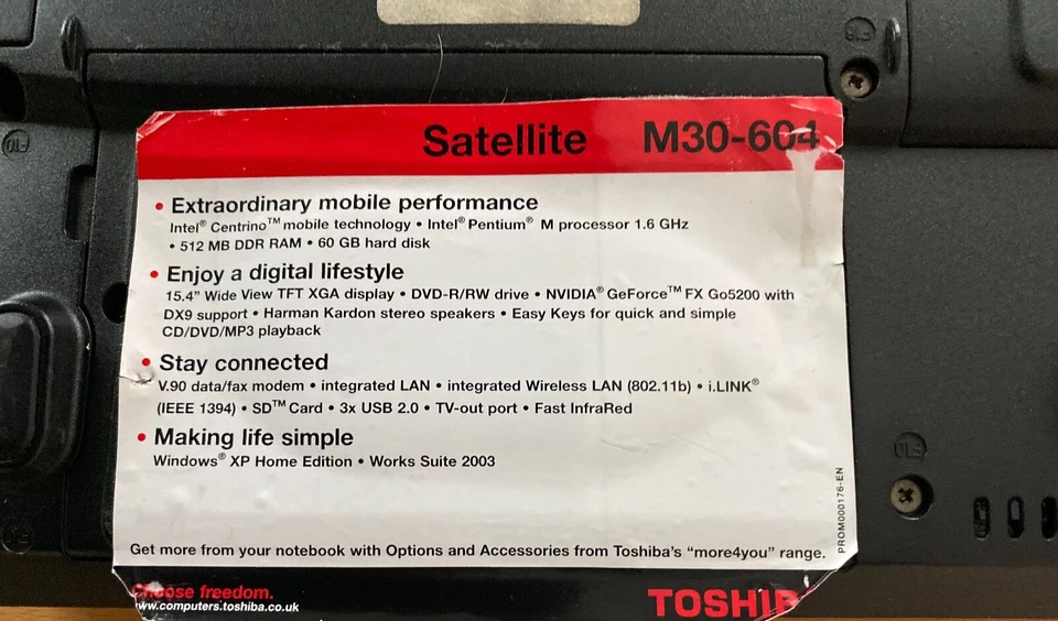 Toshiba Satellite M30 Laptop with 15.4-Inch Screen and 512MB RAM - Image 4 of 4