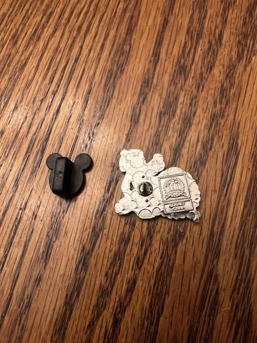 Disney Pin 10 Years Of Pin Trading Pluto Beret DIX Walt Disney World 2009 #73012 - Picture 2 of 3