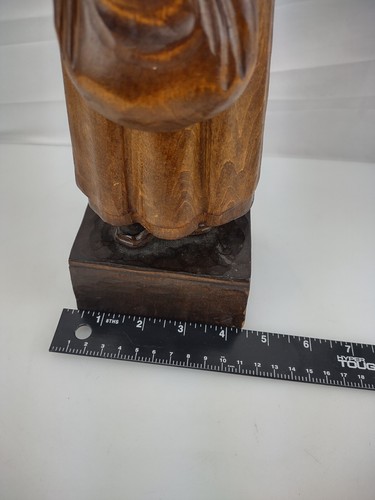 WOOD CARVING SCULPTURE WOMAN HOLDING A BAG SIGNED BY L.Bittenauer - 第 11/12 張圖片