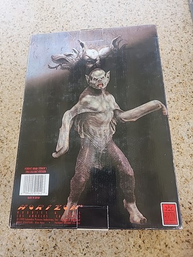 1992 Horizon Bram Stoker's Dracula Vinyl Model Kit Bat Version HOR042 Unbuilt - Picture 2 of 5