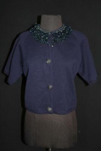 VINTAGE-1960-039-S-WOMAN-039-S-DARK-BLUE-WOOL-BEADED-SWEATER-SIZE-MEDIUM