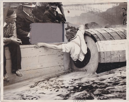 WILLIAM "RED"HILL JR. Rescued from DEATH Niagara Falls * RARE VINTAGE 1931 photo - Picture 1 of 2