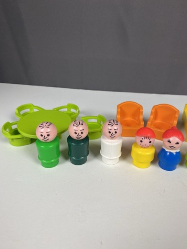 Little People - Vintage House 952 - 20 Accessories People Car Lot - Great - Picture 2 of 10