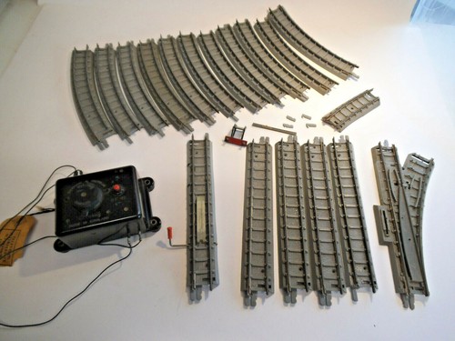 Selection of Triang Train Track and Controller - Picture 1 of 12