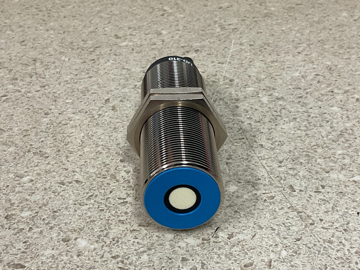 新品　キーエンスUD-310 1PC Keyence UD-310 Ultrasonic Sensor UD310 New Expedited