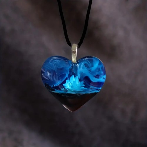 Natural Scenery Mountains And Rivers Blue Sky Heart Shape Pendant Necklace - Picture 3 of 5