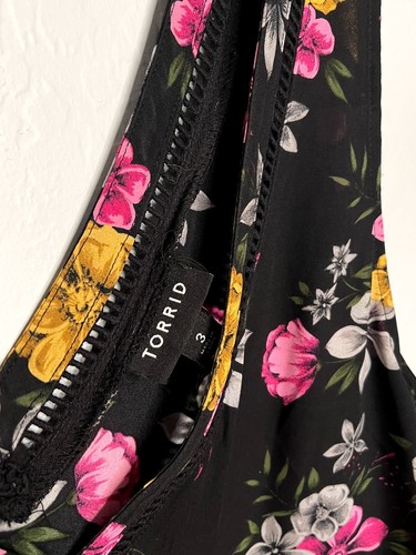 Torrid Floral V-Neck Georgette Ladder Trim Chiffon Blouse Tank 3 3X 22/24 - Picture 6 of 7