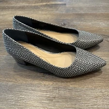 Alfani Step Flex  Bland And White Size 10 M