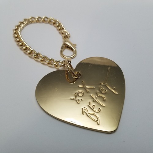 Betsey Johnson Goldtone Heart Shaped Keychain Keyring Purse Charm - Picture 2 of 7