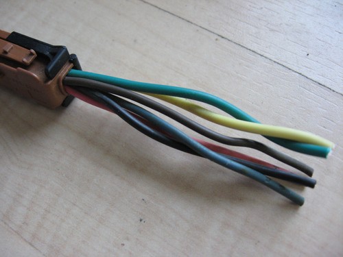 Freightliner Cascadia AMP TE Connector w/ Wiring for Climate Control #M261XY - Picture 8 of 10